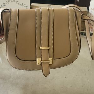 Beige small shoulder bag